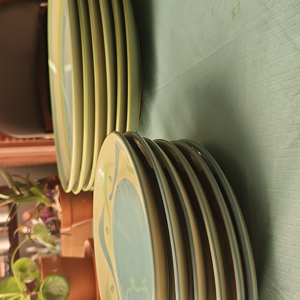 Plates - Picture 6 of 6